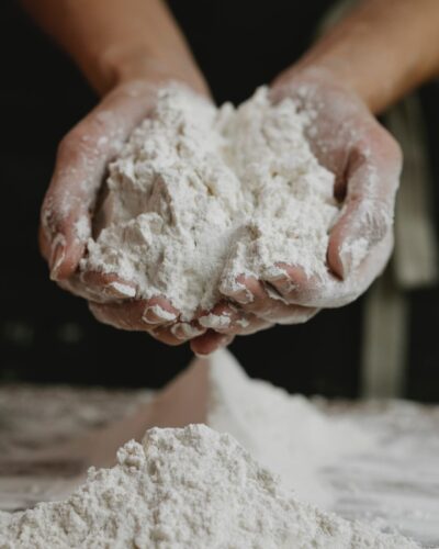 Benefits and Risks of Using Creatine Monohydrate Powder